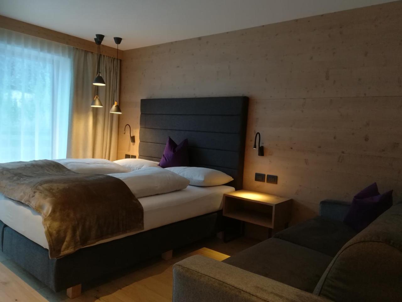 Hotel Alcialc ลาวาลเล ภายนอก รูปภาพ