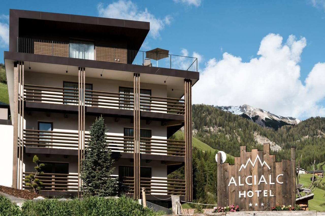 Hotel Alcialc ลาวาลเล ภายนอก รูปภาพ